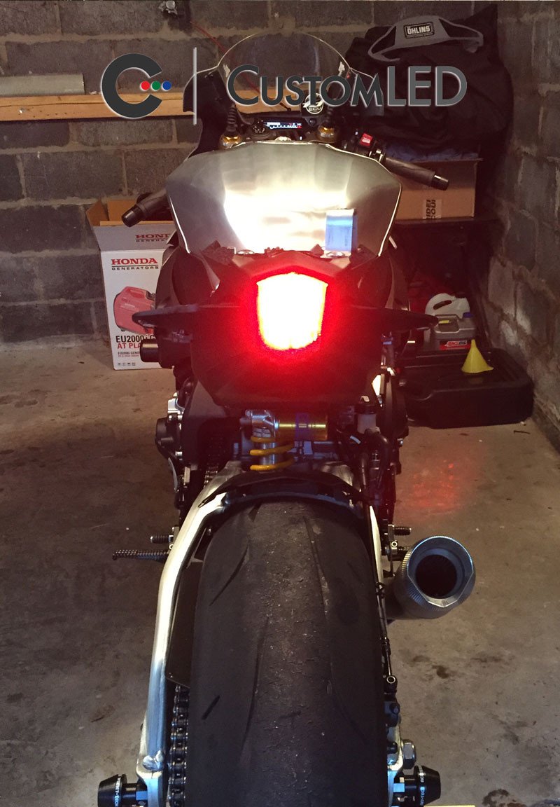 Yamaha YZF-R1 Blaster-X Feu arrière LED intégré pour les années 2015-2026 par Custom LED - Lentille transparente