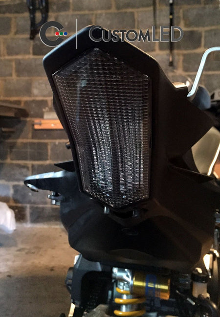 Yamaha YZF-R1 Blaster-X Feu arrière LED intégré pour les années 2015-2026 par Custom LED - Lentille transparente